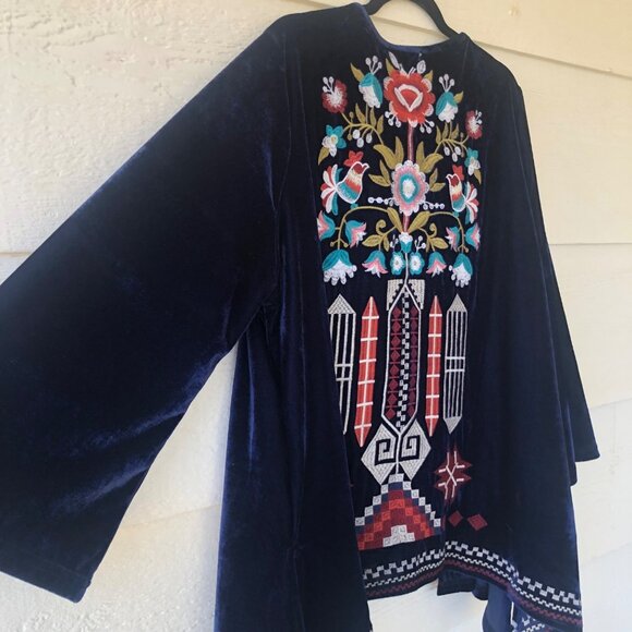 BD Collection Size M/L Velvet Embroidered Open Front Bell Sleeve Cardigan - Picture 4 of 15